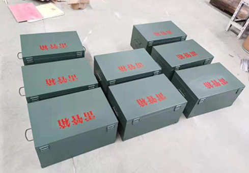 万年炸药箱和雷管箱一般是怎么存放的？